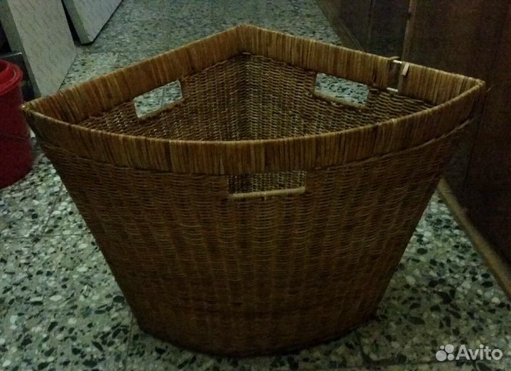 Новые зеркальные полки,корзина, ручка, полки на ре