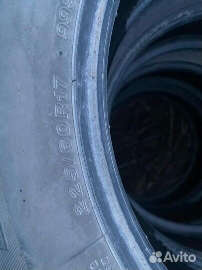 Bridgestone Blizzak DM-V1 225/60 R17
