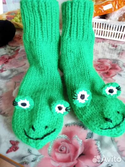 Носки, тапочки вязаные ручной работы