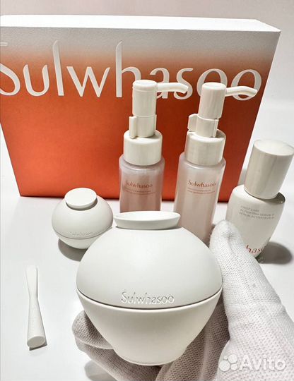 Sulwhasoo подарочный набор с кремом для век