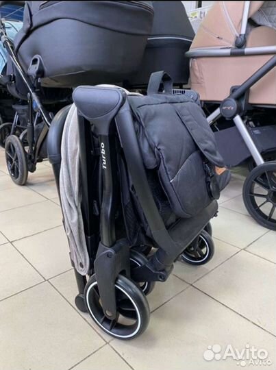 Прогулочная коляска новая carrello