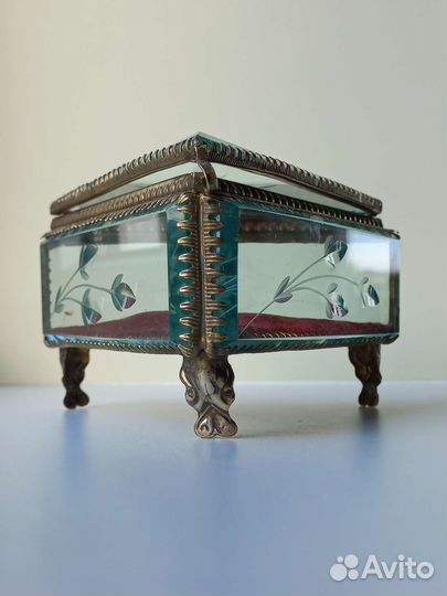 Старинная шкатулка ларец. Латунь стекло фацет