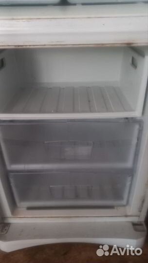 Продам холодильник Indesit в рабочем состоянии