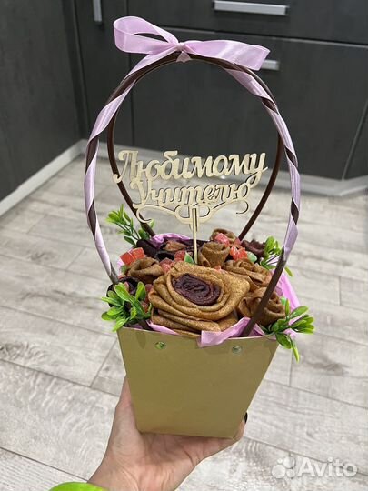 Съедобные букеты, корзины, подарок на 8 марта