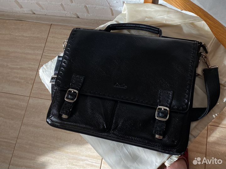 Мужской кожаный портфель