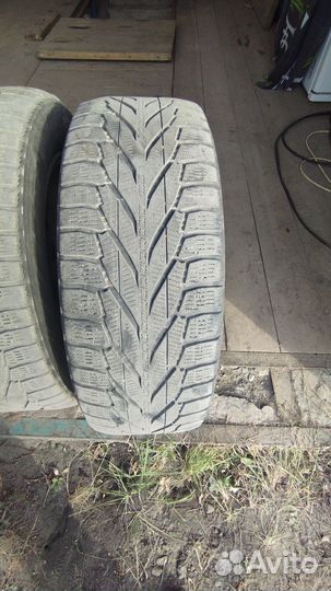 Nokian Tyres Hakkapeliitta R2 SUV 215/60 R17