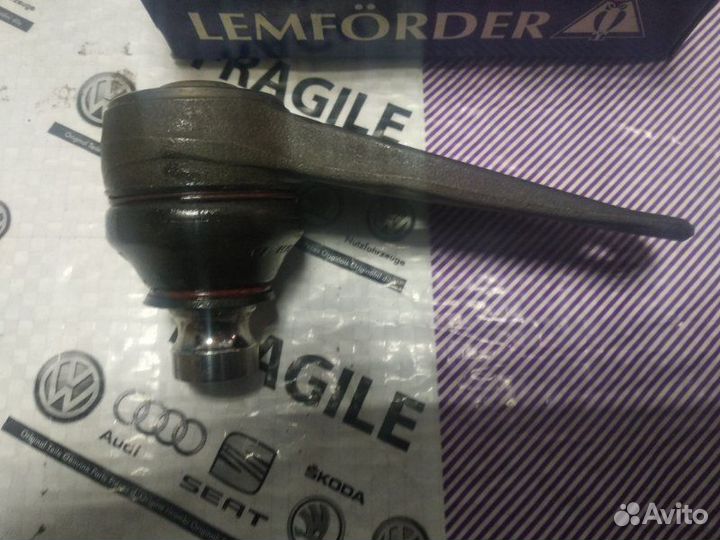 Шаровая опора левая Audi 80