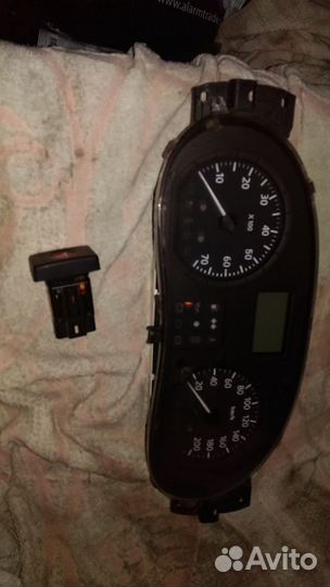 Щиток приборов Логан