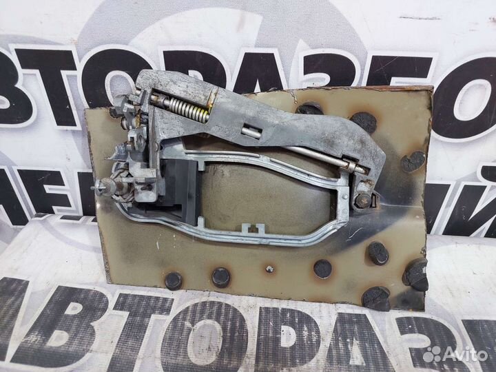 Каркас передней левой ручки в сборе BMW E53