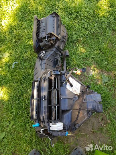 Корпус отопителя салона Volkswagen Jetta 5