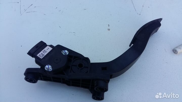 Педаль газа Hyundai Solaris G4FC 35190-4A700