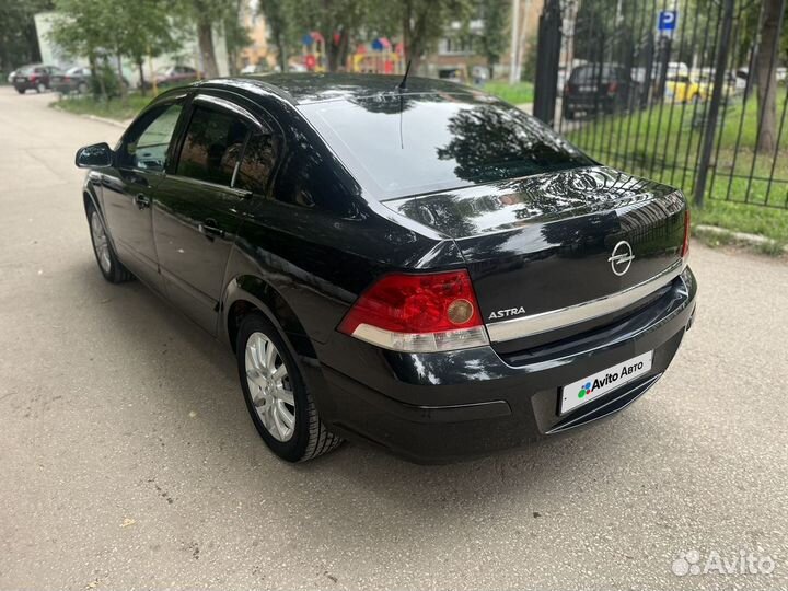 Opel Astra 1.6 МТ, 2013, 172 000 км