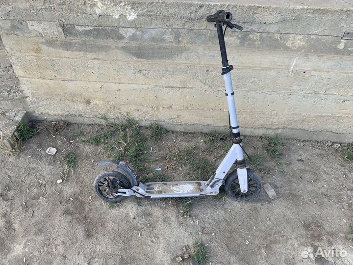 Самокат с дисковым тормозом