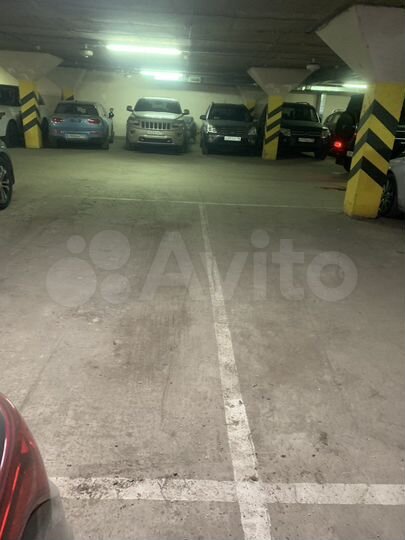 Машиноместо, 12 м²