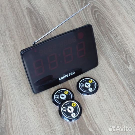 Табло вызова официанта руссифицировано и кнопки