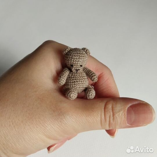 Мишка 3,5 см. Миниатюра вязаная