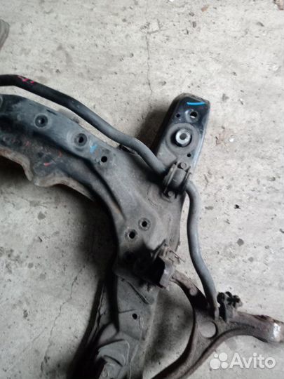 Подрамник (балка подмоторная) передний Honda