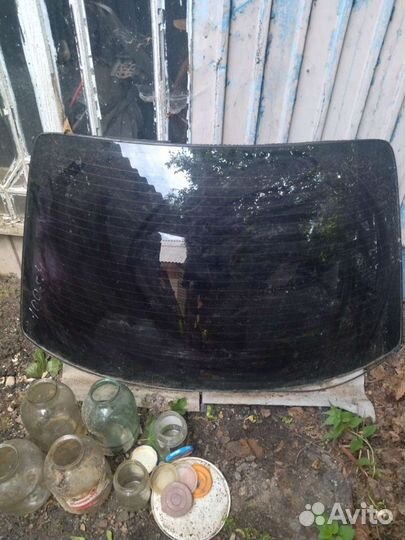 Заднее стекло на ауди 100с4