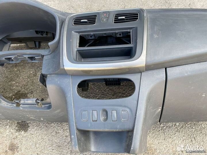Панель приборов Renault Logan II (14.)
