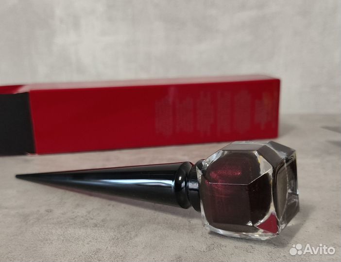Лак для ногтей christian louboutin Lalaque Le Vern