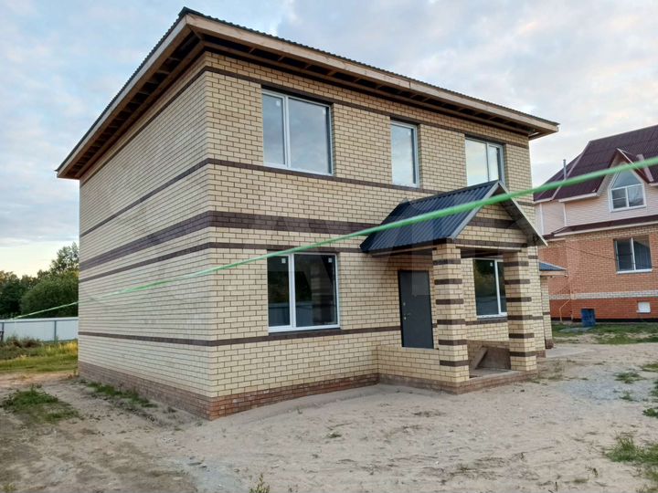 Коттедж 250 м² на участке 8 сот.