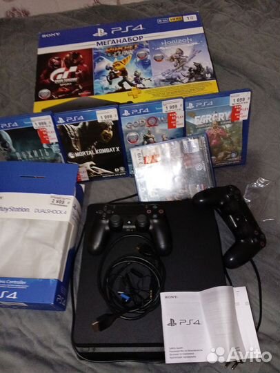 Sony PS4 pro вместе +5 дисков (игр)