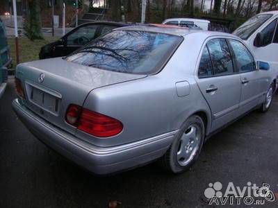 Задний правый габаритный фонарь