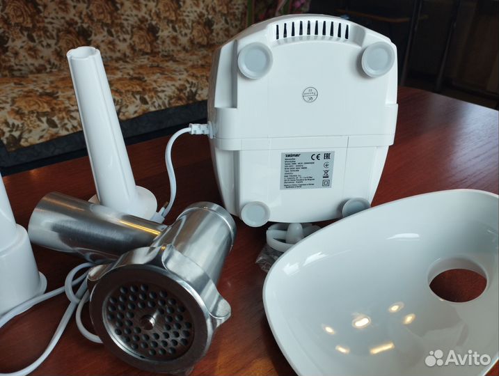 Мясорубка новая Zelmer ZMM4080B