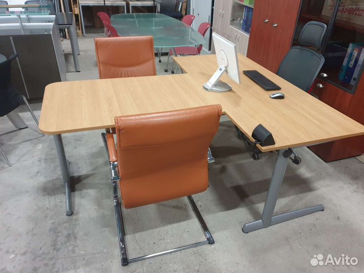 Компьютерные столы Ahrend