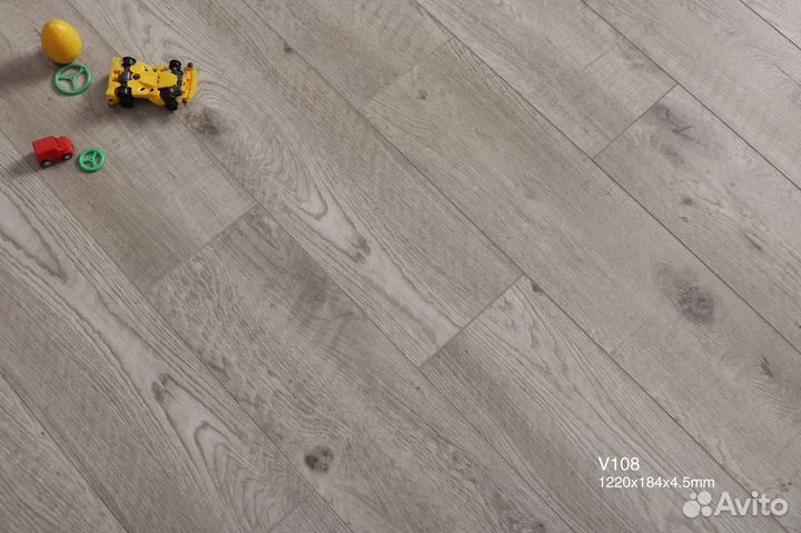 Ламинат влагостойкий новый