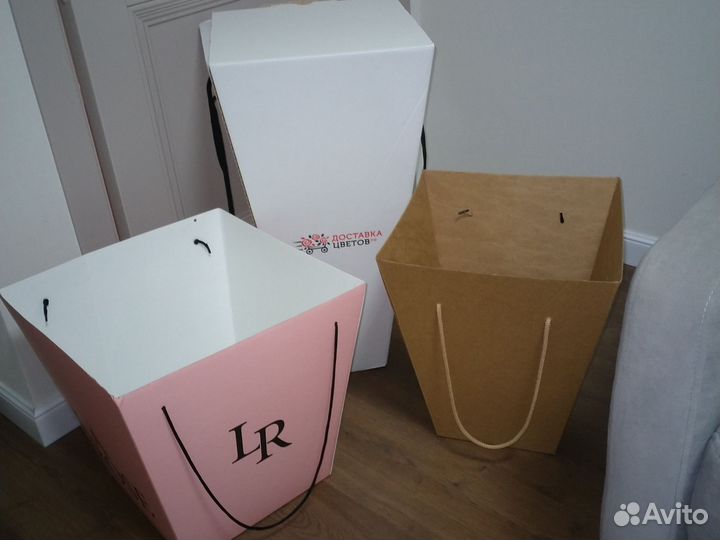 Коробки новые, пакеты Цум, Луи Виттон. Канистры