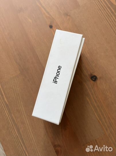 Коробка от iPhone 7