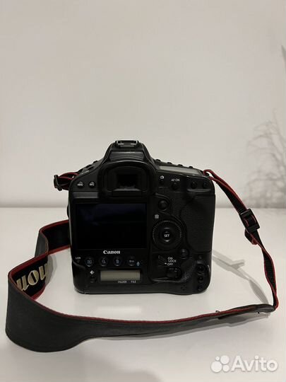 Фотоаппарат Canon EOS-1DX (обновленный затвор)