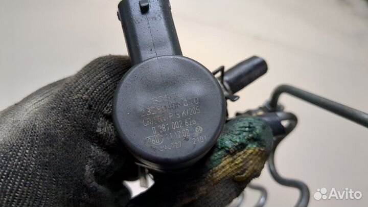 Рампа топливная Toyota Yaris, 2003