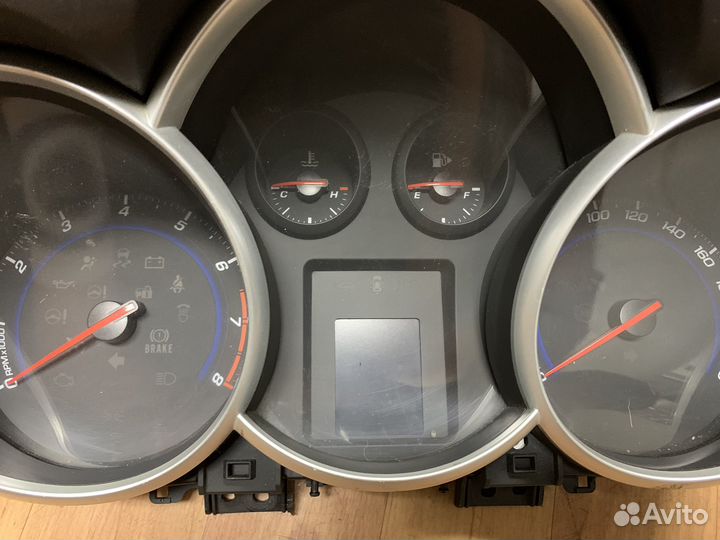 Панель приборов Chevrolet Cruze