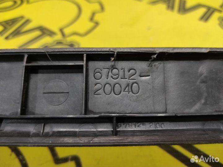 Накладка на порог внешняя передняя левая Toyota