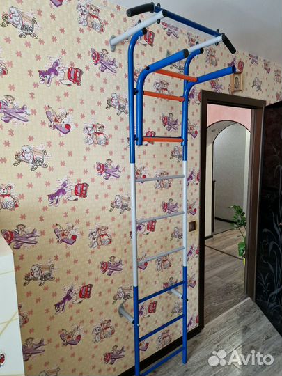 Шведская стенка с турником