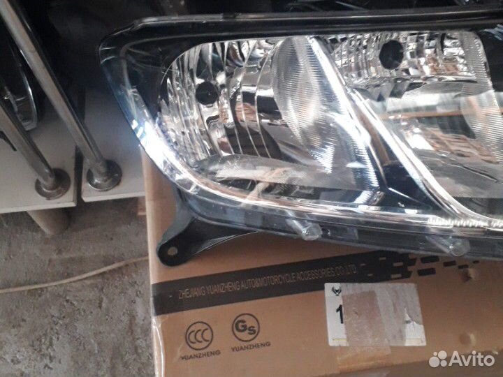 Фара передняя правая Renault Logan 2 Sandero 2