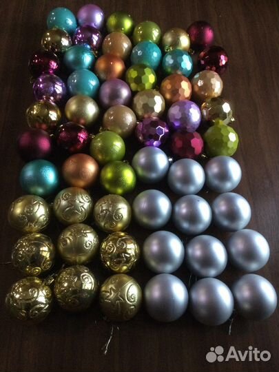 Елочные игрушки, более 100 штук, пластик