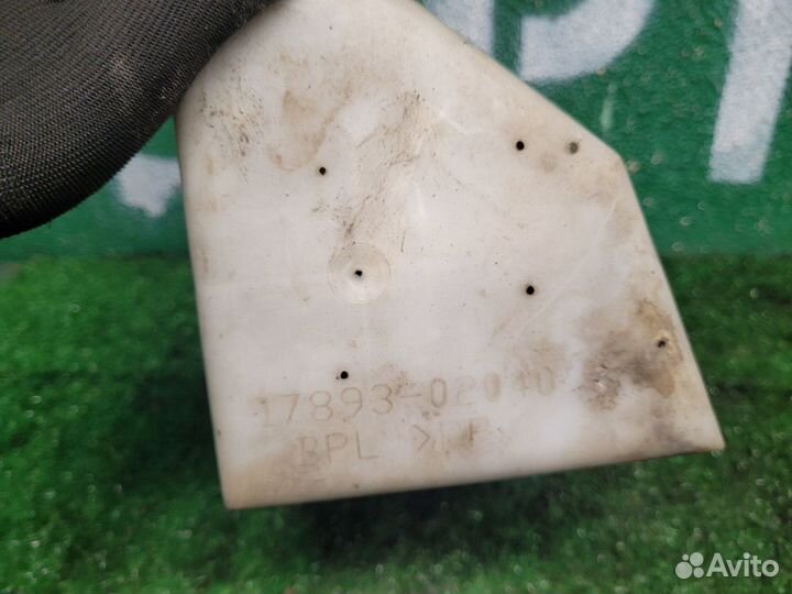 Резонатор воздушного фильтра Toyota Avensis 1