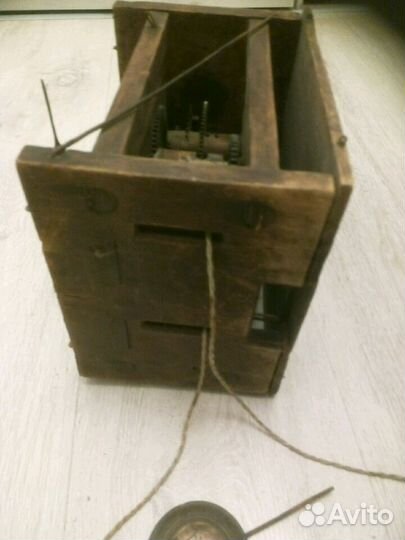 Часы ходики 18 век с деревянным механизмом