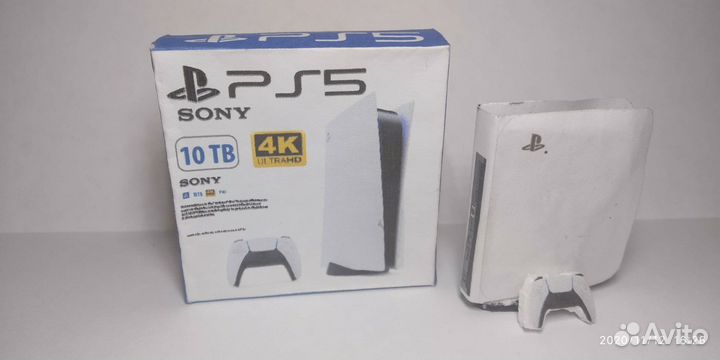 Маленкая Sony playstation 5