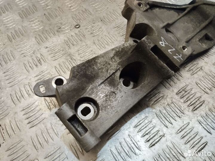 Кронштейн генератора Renault Scenic 2 k9k 728