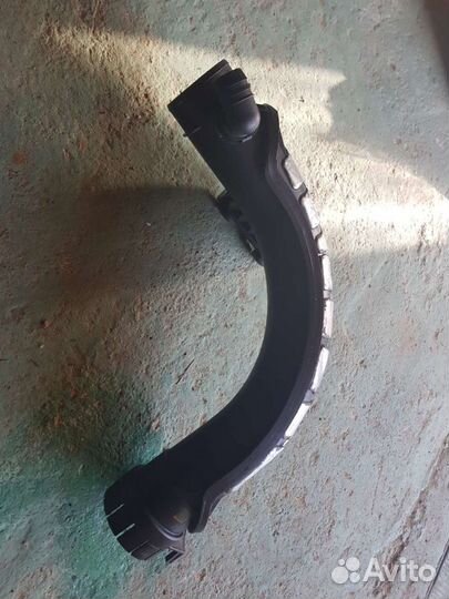 Патрубок воздушного фильтра на Форд Мондео 4