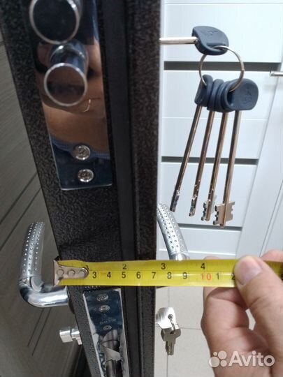 Дверь входная металлическая