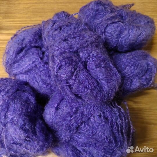 Различная пряжа и ткань