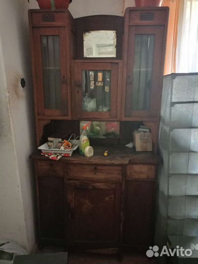 Старинный буфет горка