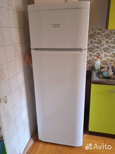 Холодильник Hotpoint Ariston
