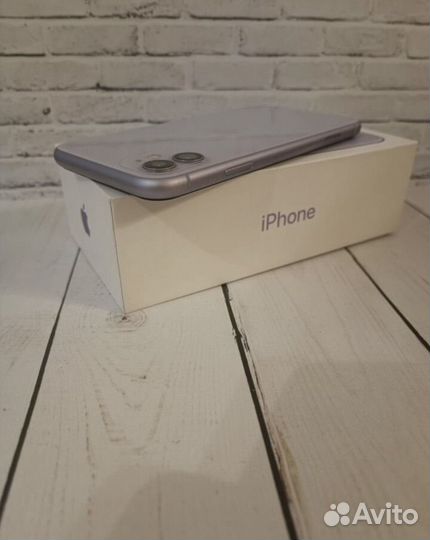 iPhone 11, 64 ГБ