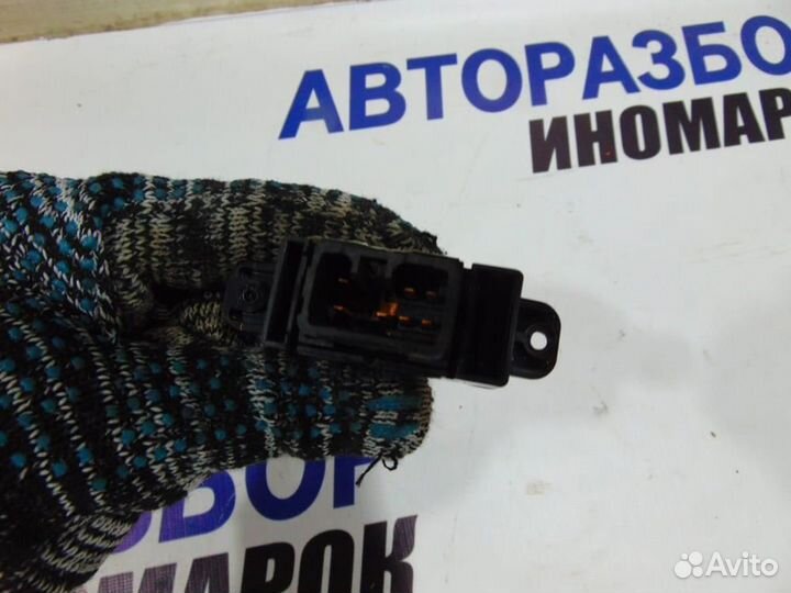 Кнопка стеклоподъемника для Hyundai Solaris 1 201